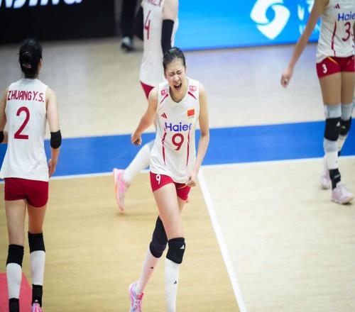 又美又能打！中国女排18岁1米96新星闪耀：小赵蕊蕊变赵勇新利器
