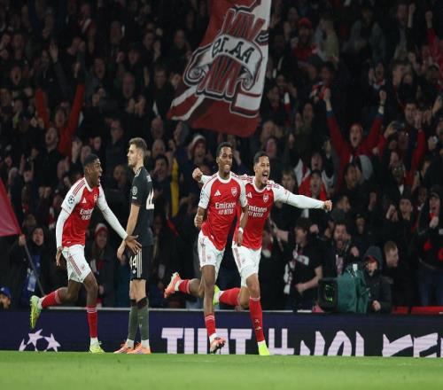 欧冠5轮后积分榜巨变阿森纳5连胜领跑2队遭首败利物浦巴萨陨落