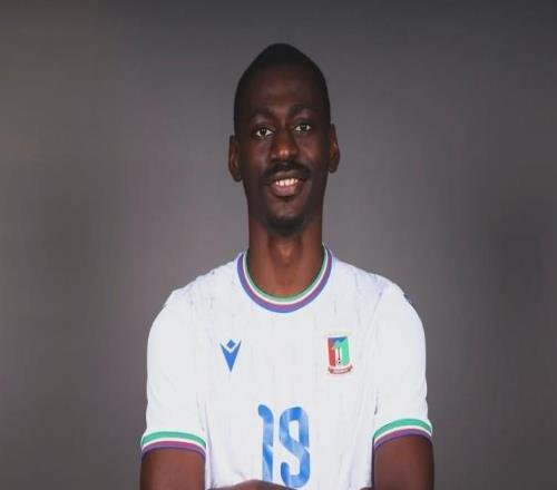 代表赤道几内亚出征，申花外援阿苏埃晒照：第三次非洲杯之旅