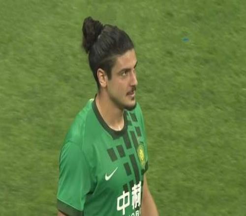 国安3后卫出错，落后只会上张稀哲，主帅主动担责客战玉昆输不起