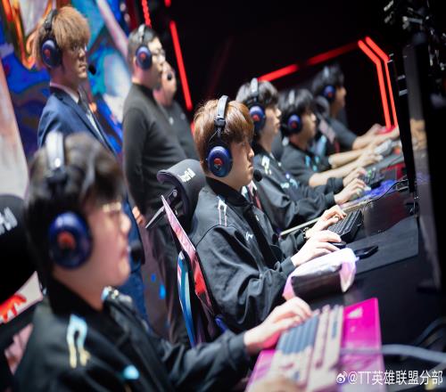 人心涣散！TT惨遭横扫已经遭遇6连败战绩2胜11负
