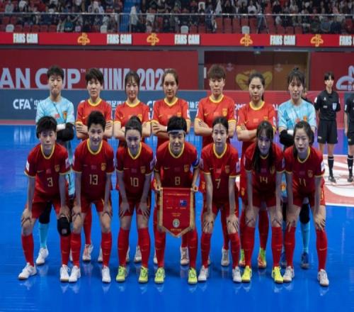 女子五人制足球亚洲杯同济海港队员曹嘉仪和苏嘉虹随中国队参赛