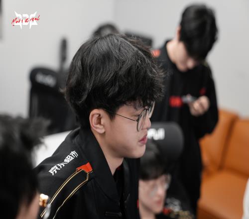 好快的调整！JDG昨日不敌iG后击败WBG再度反超iG重回登峰组前四