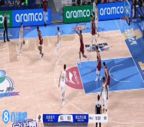 万箭齐发！林秉圣急停三分将优势扩大到35分北京无奈再度叫停