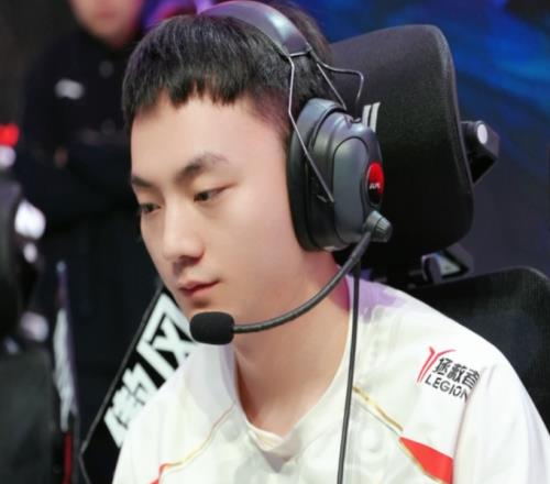 错误的五个人！WBG六连败看晕粉丝：你们什么时候解散好变态的一群人
