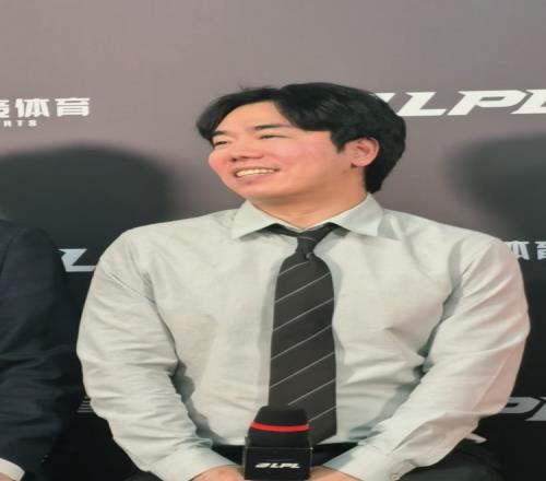 还是放不下沙皇！红米教练：以沙皇为核心的阵容后面还要多练习