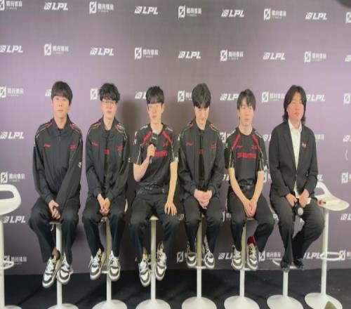 JDG赛后群访教练：很满意今天比赛表现继续保持去面对后续比赛