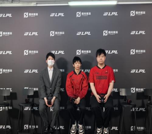 FPX赛后群访shad0w：Solo选酒桶是为了纪念FNC的Shushei选手