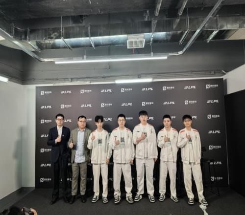 WBG赛后群访Hang：之前确实有问题希望这次能有更多的比赛证明