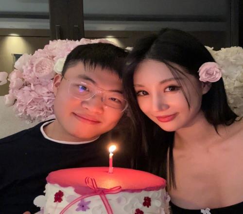 荣膺英雄联盟名人堂第二位成员！Uzi发长文：没能捧起S赛冠军奖杯一直都是我很大的遗憾