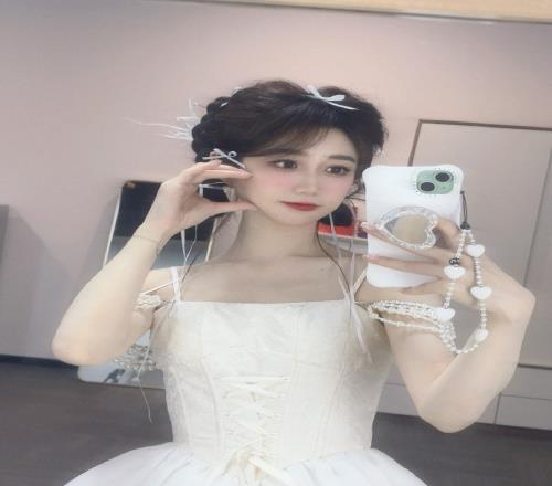 主持人小悠珊珊晒照：今天嘴皮子在资源点和资源团两个词上面打架