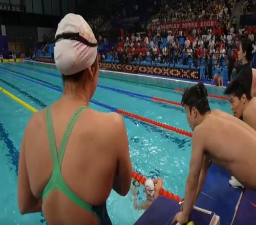 男女4x100米自由泳接力决赛：浙江打破赛会纪录夺冠，潘展乐第8金