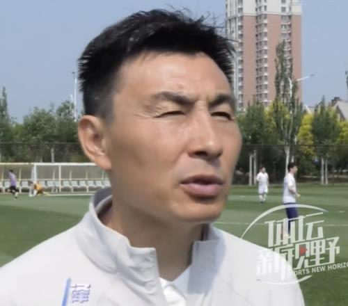李玮锋寄语年轻国脚：少看新闻报道，静下心踢球，多向前辈学习