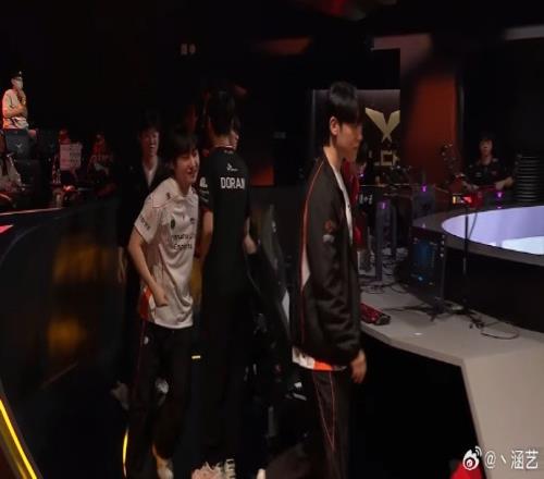 涵艺看HLE横扫T1：差距比预期大得多两把MidGap！其他人也不干净