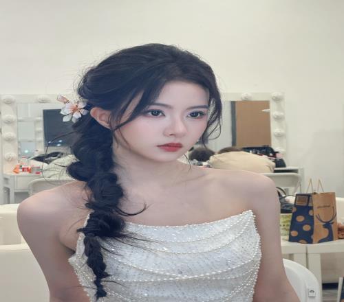 好米解说方游晒照：子弹是故意打偏的，玫瑰是无意走丢的