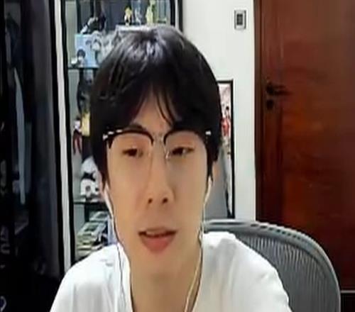 Theshy很有可能名人堂！宝蓝：没有人比Theshy更符合名人这个标准