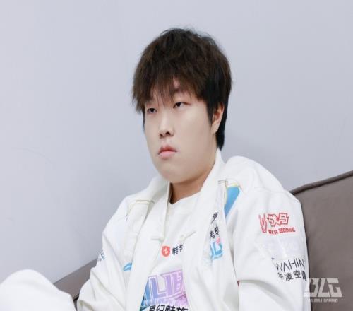 坚毅的表情！BLG发布对阵IG赛后返图：心向前，不停息