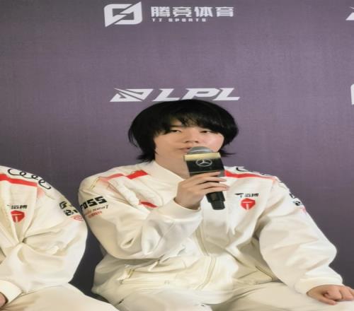两把比赛都进不去状态Crisp：后续比赛要保证自己快速进入状态