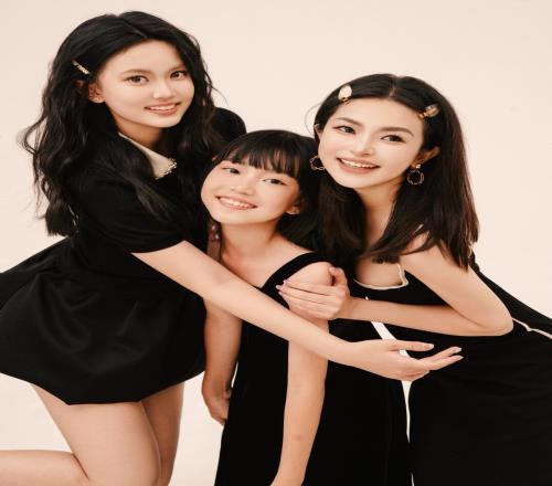 刘维伟前妻晒与女儿合照：离婚后我和两个女儿组成了最强闺蜜团