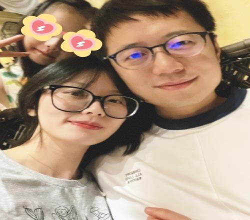 米勒妻子分享合照：祝大米生日快乐祝他股票翻倍永远幸福
