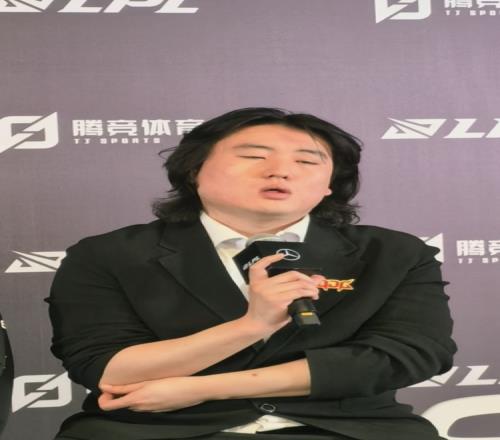 难道不考虑人会不会的问题JDG教练：猫对线包括后期都可以