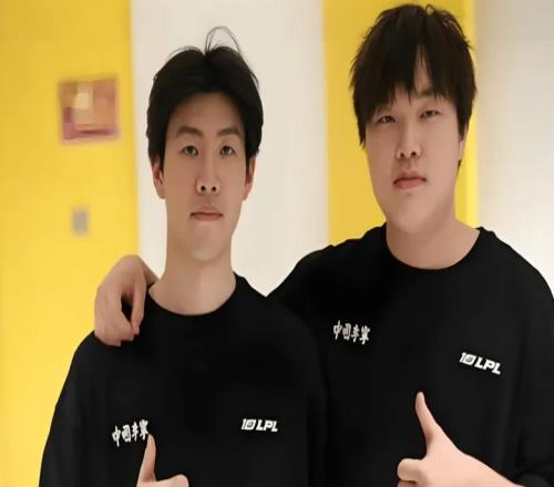 时隔六年再次重返联赛前三，你期待下场TheShy和Bin的正面交锋吗