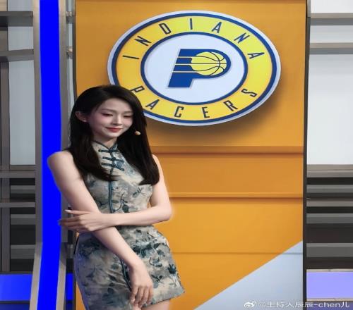 美女主持人辰辰晒照：步行者真是充满魔法的球队期待下一场