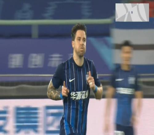再下一城！牟鹏飞解围失误，绍尔头球破门，三镇20海牛