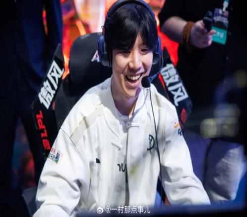 今天尽力了队友CBA！TheShy对线优势但队友差距太大未能发挥