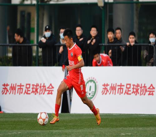 董路：邝兆镭没和大连签约，若是能直接踢中超他很可能会留