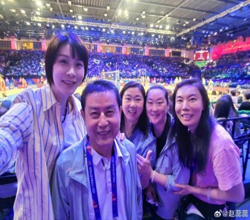 黄金一代！赵蕊蕊晒与陈忠和、冯坤等人合照，雅典奥运会曾夺冠