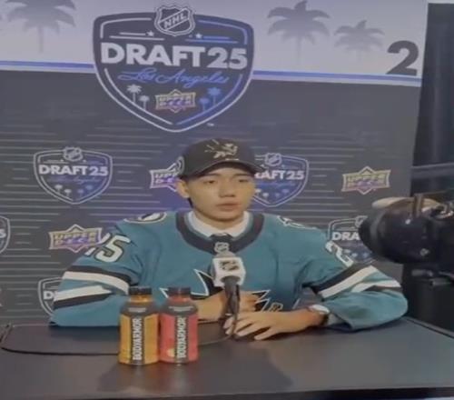 王浩西：希望中国冰球越来越好，有更多中国人能够进入NHL