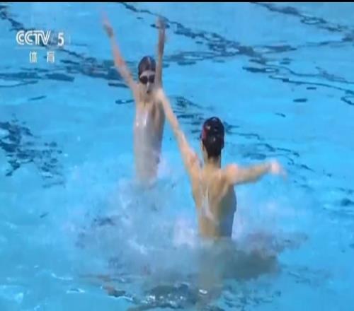 不容易！为备战月底开始的世锦赛，中国花游队每天训练10个小时