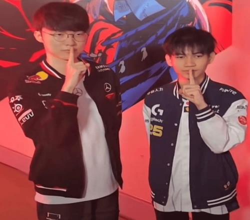 HongQ分享与Faker合照：此生无憾了Doggo：等一下解决你