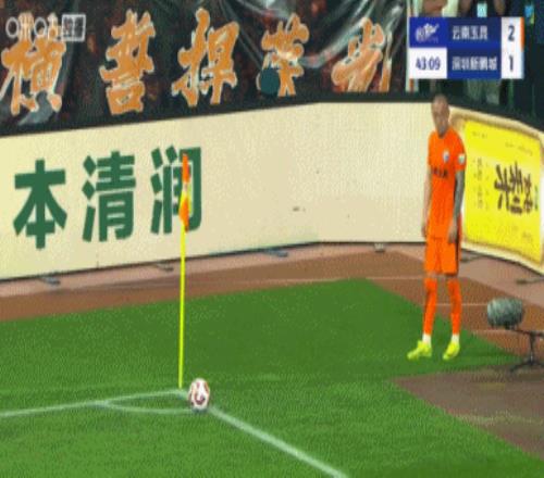 难得一见韩子龙角球配合变成二次触球，奥斯卡进球被VAR取消