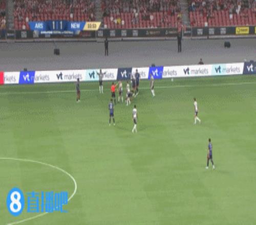 逆天乌龙！纽卡小将“抢点”攻入自家大门，阿森纳2分钟2球反超