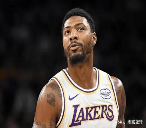 湖人溃败恐跌出前六，詹姆斯成众矢之的，三将表现值得肯定