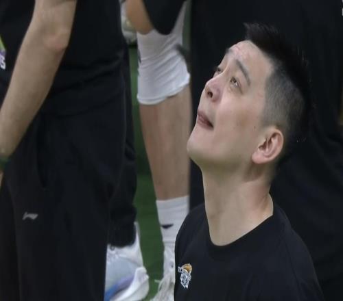5大数据赛季最高！辽篮每个人脸上都挂满笑容，这是在演杨鸣吗