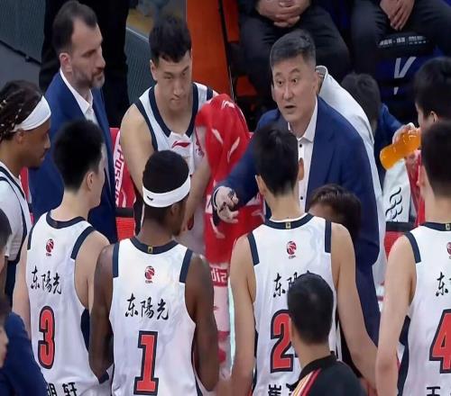 CBA最新排名！广东被上海三杀，北京爆冷辽宁大逆转新疆山西输球