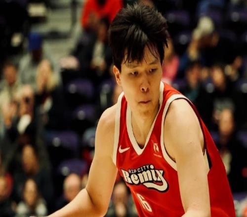 G联赛：杨瀚森背靠背22+7+3多次暴扣率混音逆转大胜蓝队