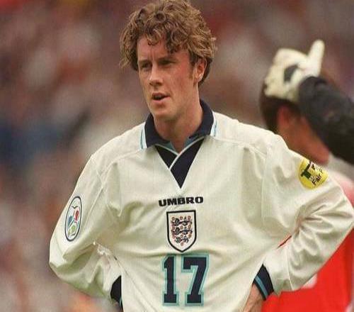 33岁退役的非典型天才，在利物浦拿英超助攻王，在皇马两次拿欧冠