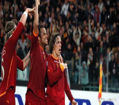 拿了5次联赛亚军的斗士，罗马德比用脸进球，对曼联进球是巅峰