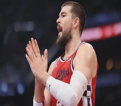 轰31+4+6！我们需要拉开空间，哈登赛后明牌了，而小卡也把话挑明