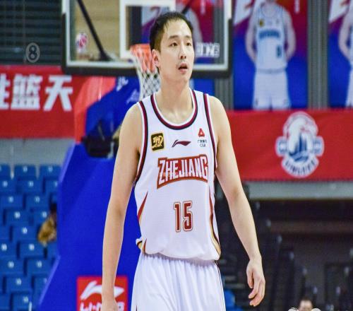 3年1800万顶薪加盟青岛！浙江官宣：王奕博的CBA注册问题已解决