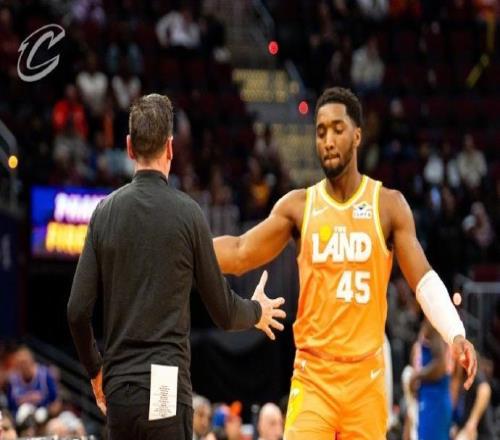 9战8胜！哈登20分骑士大胜尼克斯米切尔23分布伦森20分