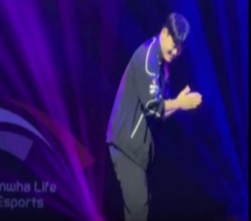 很难超越《晚安大小姐》了Gumayusi跳舞《漂亮的年纪25岁》