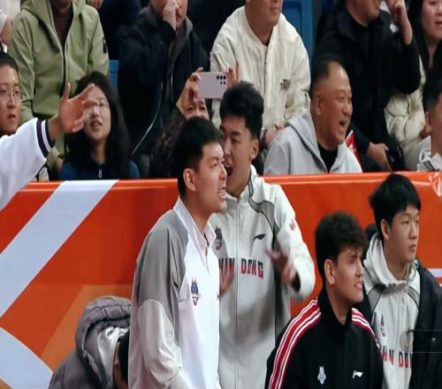 邹阳神奇3分！谢智杰关键8分，山东苦战加时，悍将1举动惨遭驱逐