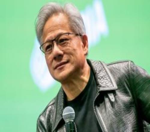 英伟达黄仁勋直言：低估华为的AI实力是“愚蠢的”