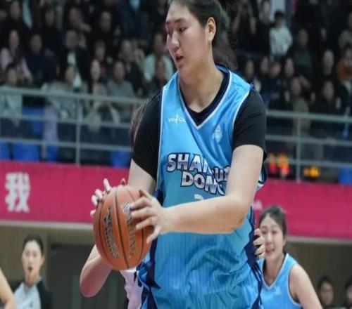 两战才能验证实力！首秀正负值全场最低张子宇适合打成人比赛