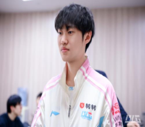 手子哥还是猛啊！knight多项数据位列中单位上游12次单杀联赛第一